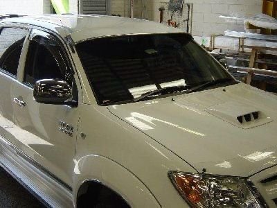 Toyota Hilux N70 Solid Windscreen Sun visor - Image 3