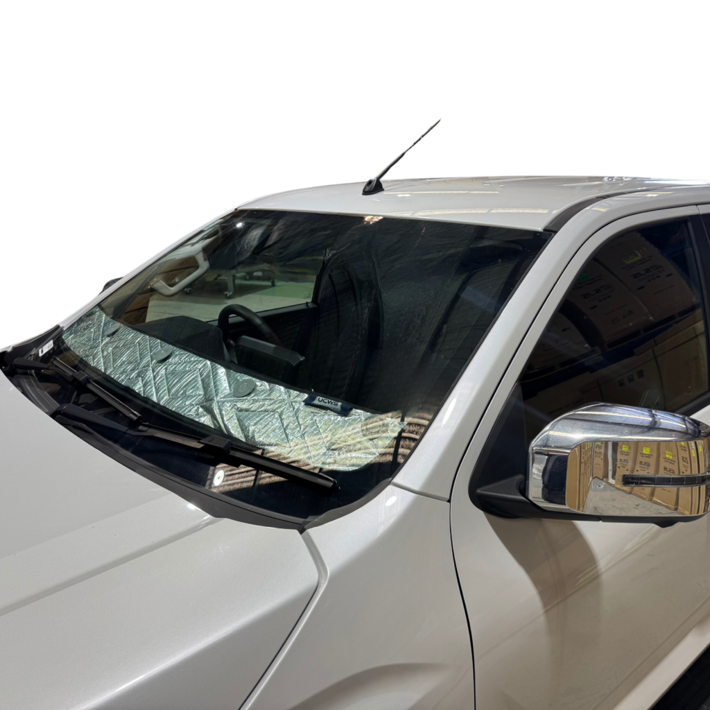 Mitsubishi Triton MV Dash Sunshade